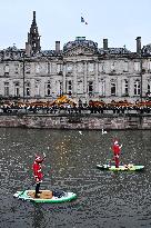 Santa Clauses Parade on Paddleboards - Strasbourg