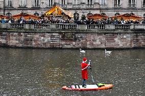 Santa Clauses Parade on Paddleboards - Strasbourg