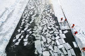 Ice Collection Season Starts - China