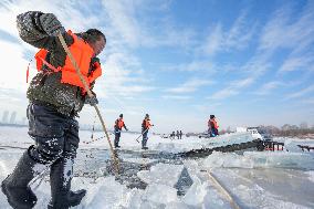 Ice Collection Season Starts - China