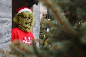 The Grinch Arrives In Toronto, Canada