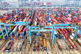 The Total Import And Export Value of China's Goods Trade Increased