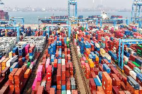 The Total Import And Export Value of China's Goods Trade Increased