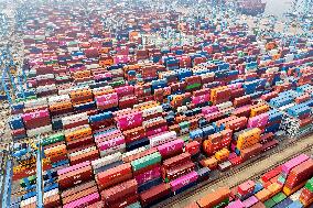 The Total Import And Export Value of China's Goods Trade Increased