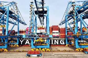 The Total Import And Export Value of China's Goods Trade Increased