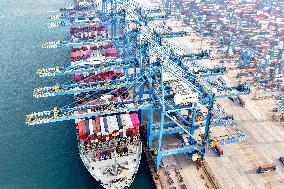 The Total Import And Export Value of China's Goods Trade Increased