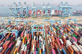 The Total Import And Export Value of China's Goods Trade Increased