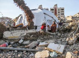 Palestinian Children Brace For Winter - Gaza