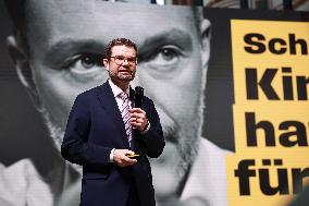 FDP Campaign Presentation For The Bundestag Elections