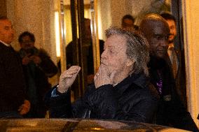 Paul McCartney greets fans outside the Ritz Hotel - Madrid