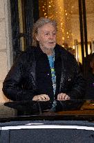 Paul McCartney greets fans outside the Ritz Hotel - Madrid