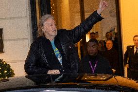 Paul McCartney greets fans outside the Ritz Hotel - Madrid