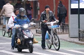 Joe Jonas E-Bike Riding - NYC