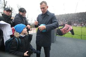 Andriy Shevchenko brings Ballon dOr to Ukraine