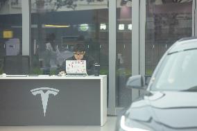 Tesla Store in Hangzhou