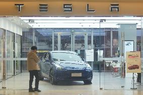 Tesla Store in Hangzhou