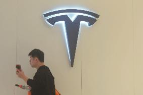 Tesla Store in Hangzhou