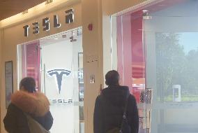 Tesla Store in Hangzhou