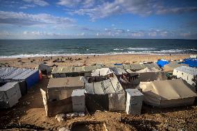 Displaced Live In Makeshift Shelters - Gaza