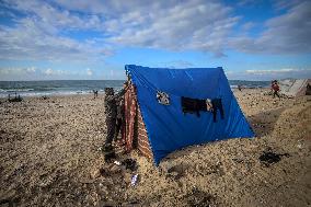 Displaced Live In Makeshift Shelters - Gaza