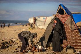 Displaced Live In Makeshift Shelters - Gaza