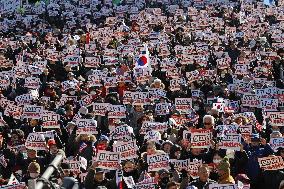 Pro-S. Korean President Yoon rally