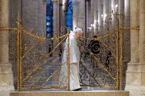 Mass dedicated to Donors at Notre Dame Cathedral - Paris