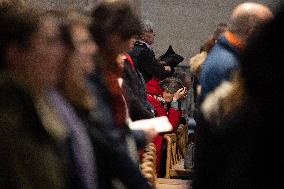 Mass dedicated to Donors at Notre Dame Cathedral - Paris