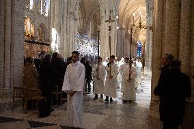 Mass dedicated to Donors at Notre Dame Cathedral - Paris