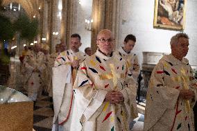 Mass dedicated to Donors at Notre Dame Cathedral - Paris