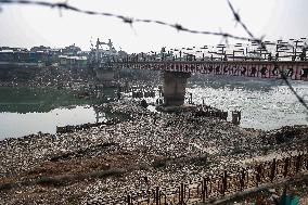 Daily Life In Kashmir