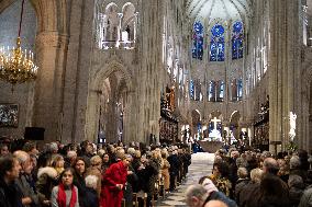 Mass dedicated to Donors at Notre Dame Cathedral - Paris