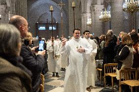 Mass dedicated to Donors at Notre Dame Cathedral - Paris