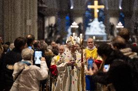 Mass dedicated to Donors at Notre Dame Cathedral - Paris