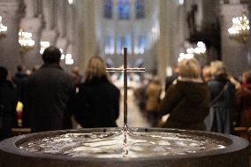 Mass dedicated to Donors at Notre Dame Cathedral - Paris
