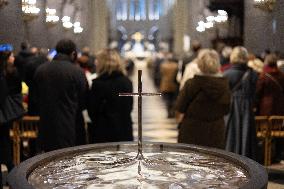 Mass dedicated to Donors at Notre Dame Cathedral - Paris