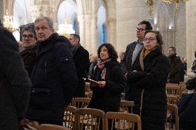 Mass dedicated to Donors at Notre Dame Cathedral - Paris