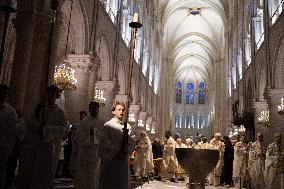 Mass dedicated to Donors at Notre Dame Cathedral - Paris