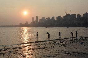 Daily Life In Mumbai