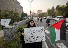 Pro-Hijab Rally In Tehran