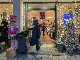 Christmas Shopping In Munich