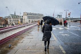 Storm Darragh Hits London with Heavy Winds and Rain