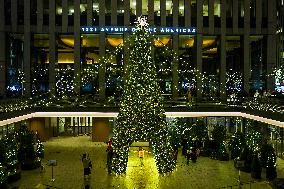 It’s Beginning To Look Like Christmas In The New York City