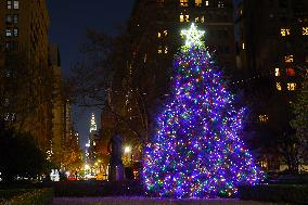 It’s Beginning To Look Like Christmas In The New York City