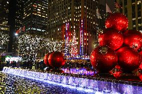 It’s Beginning To Look Like Christmas In The New York City