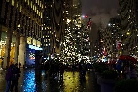 It’s Beginning To Look Like Christmas In The New York City