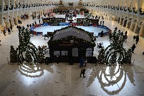 It’s Beginning To Look Like Christmas In The New York City