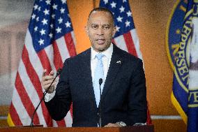 Jeffries Weekly Press Briefing - Washington