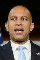 Jeffries Weekly Press Briefing - Washington