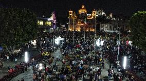 Pilgrims Arriving The Basilica Of Guadalupe